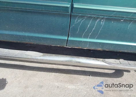 2001 Ford F-150 King Ranch Edition/Lariat/Xlt from USA, damaged, VIN 1FTRW08L51KE24185